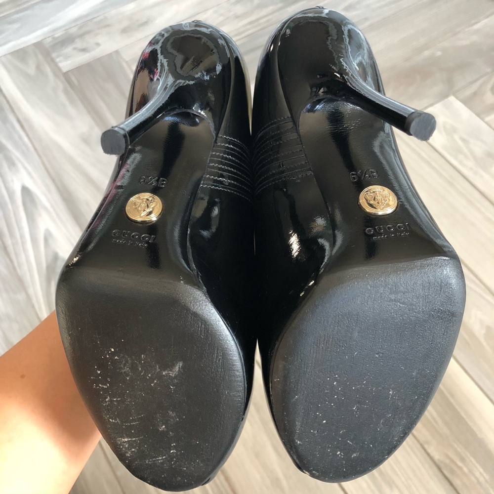 GUCCI Black Gold Patent Leather Peep Toe Booties 6 - Picture 4 of 8